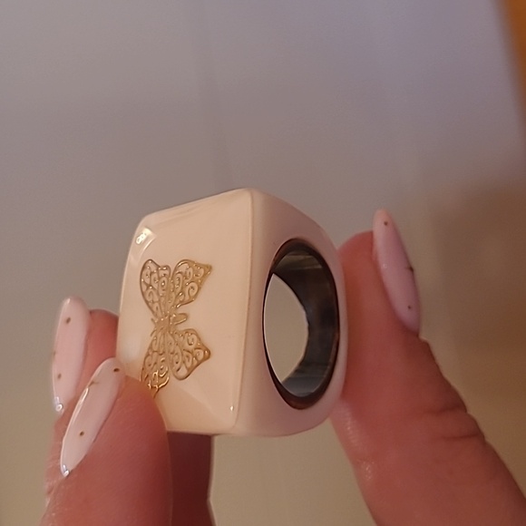 Butterfly 🦋 Ring - Picture 2 of 3